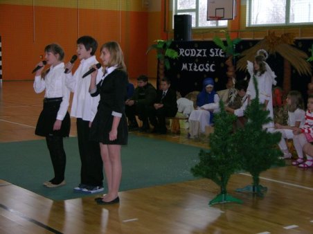 RODZI SIĘ MIŁOŚĆ