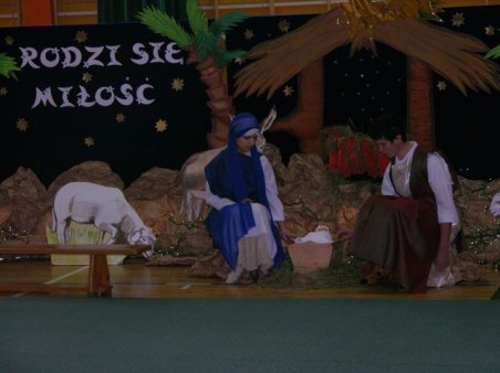 RODZI SIĘ MIŁOŚĆ