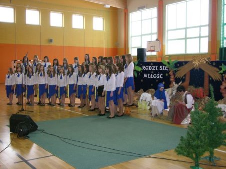 RODZI SIĘ MIŁOŚĆ