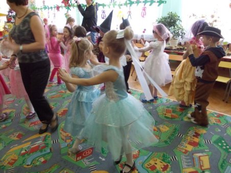 Choinka u przedszkolaków