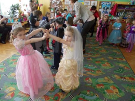 Choinka u przedszkolaków