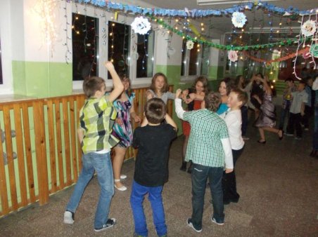 Zabawa choinkowa IV-VI