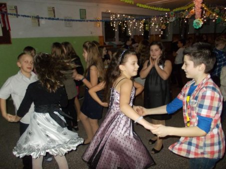 Zabawa choinkowa IV-VI