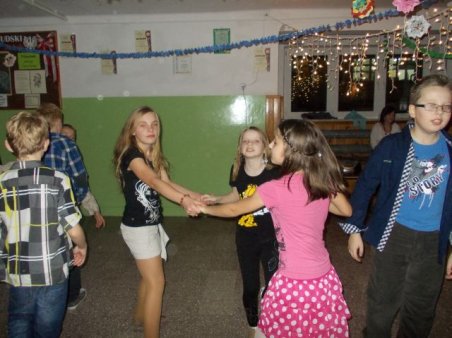 Zabawa choinkowa IV-VI