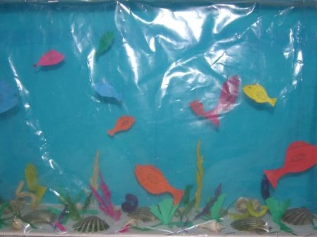 "Akwarium" - wystawa prac plastycznych uczniów kl. IVa i IVb