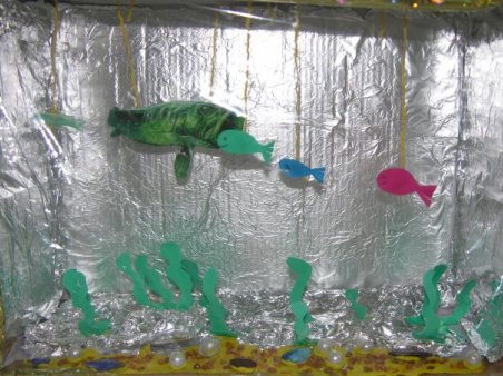 "Akwarium" - wystawa prac plastycznych uczniów kl. IVa i IVb