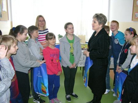 "Akwarium" - wystawa prac plastycznych uczniów kl. IVa i IVb