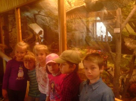 Przedszkolaki w Parku Jurajskim