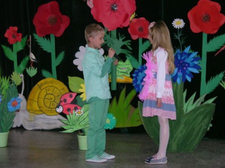 Pierwszoklasiści swoim Mamom