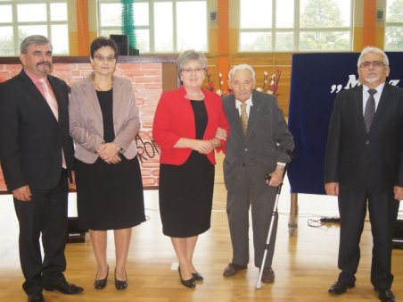 MY Z NIEGO WSZYSCY...