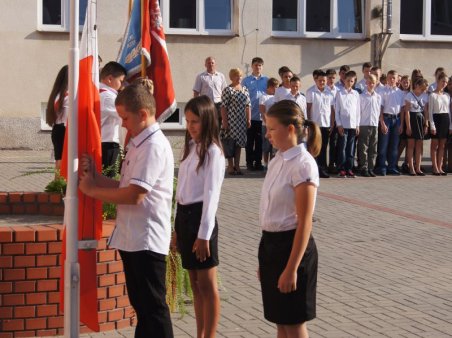 UROCZYSTOŚĆ ROZPOCZĘCIA ROKU SZKOLNEGO 2015/2016