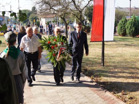 UROCZYSTOŚĆ ROZPOCZĘCIA ROKU SZKOLNEGO 2015/2016