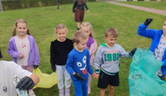 Klasy 1–3 sprzątają Ziemię!