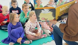 Dzień Głośnego Czytania i Czytania z Sercem w przedszkolu