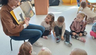 Dzień Głośnego Czytania i Czytania z Sercem w przedszkolu